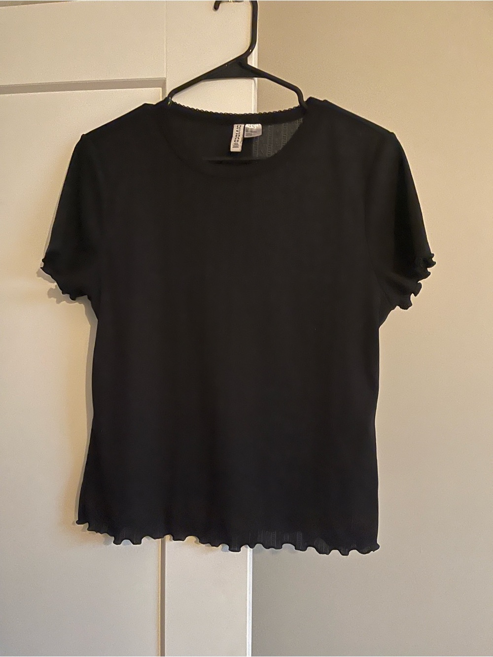 H&M Black Ribbed Short Sleeve Top with Lettuce Edge